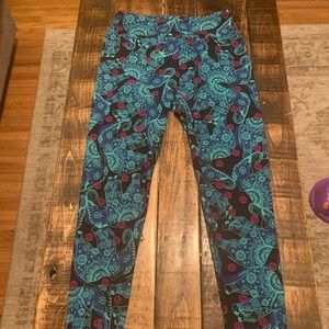 Lularoe elephant pattern leggings